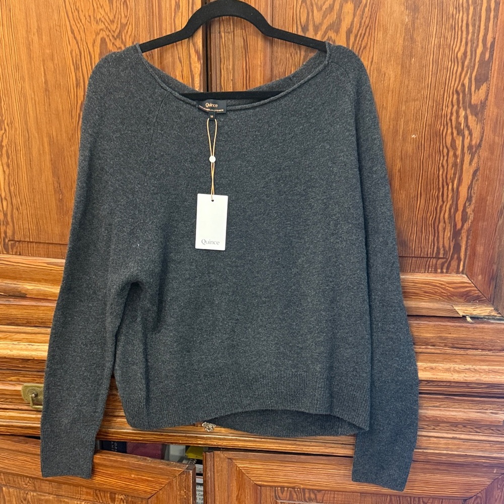 NWT Quince 100% Mongolian Cashmere Boatneck Sweater Heather Charcoal M - Picture 4 of 14